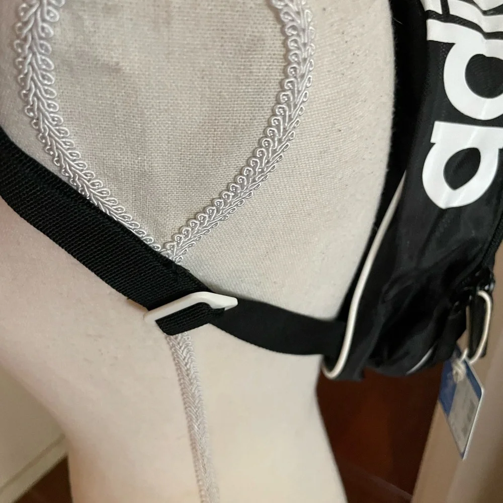 RESERVED 🚨Adidas ORIGINALS SANTIAGO MINI BACKPACK small black white pocket - Picture 8 of 16